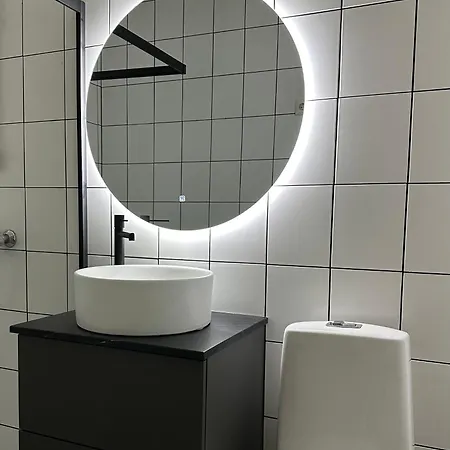 Modern Studio @ Center *